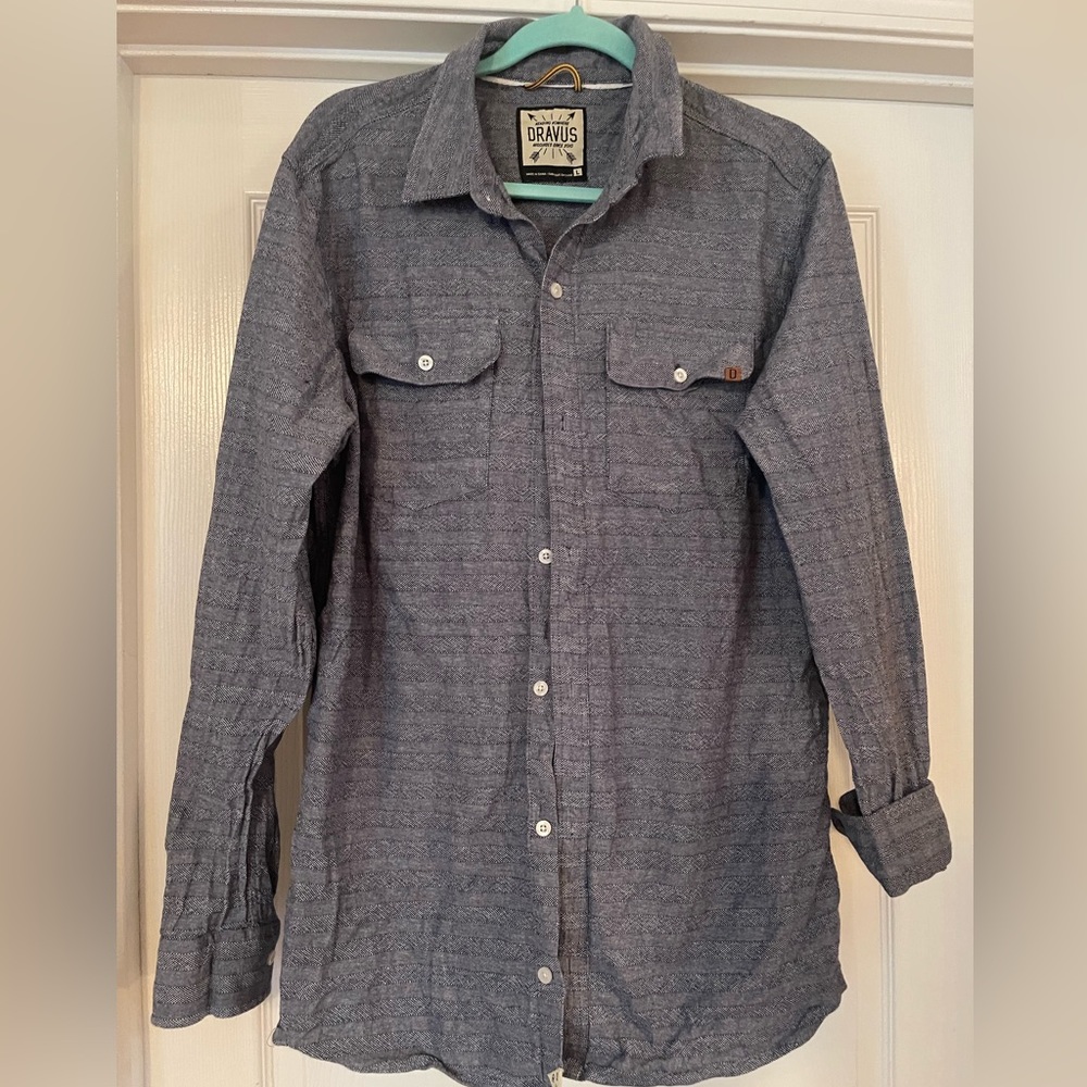 Dravus grey long sleeve shirt.  Size large